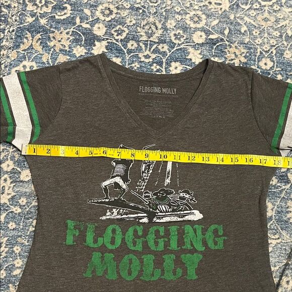Flogging Molly Music Punk Gray Green Graphic Design V-Neck T-Shirt Concert - Picture 8 of 9